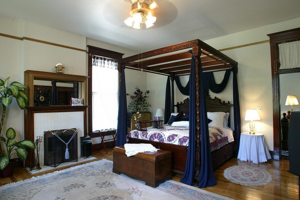 ألتون Beall Mansion An Elegant Bed & Breakfast Inn الغرفة الصورة
