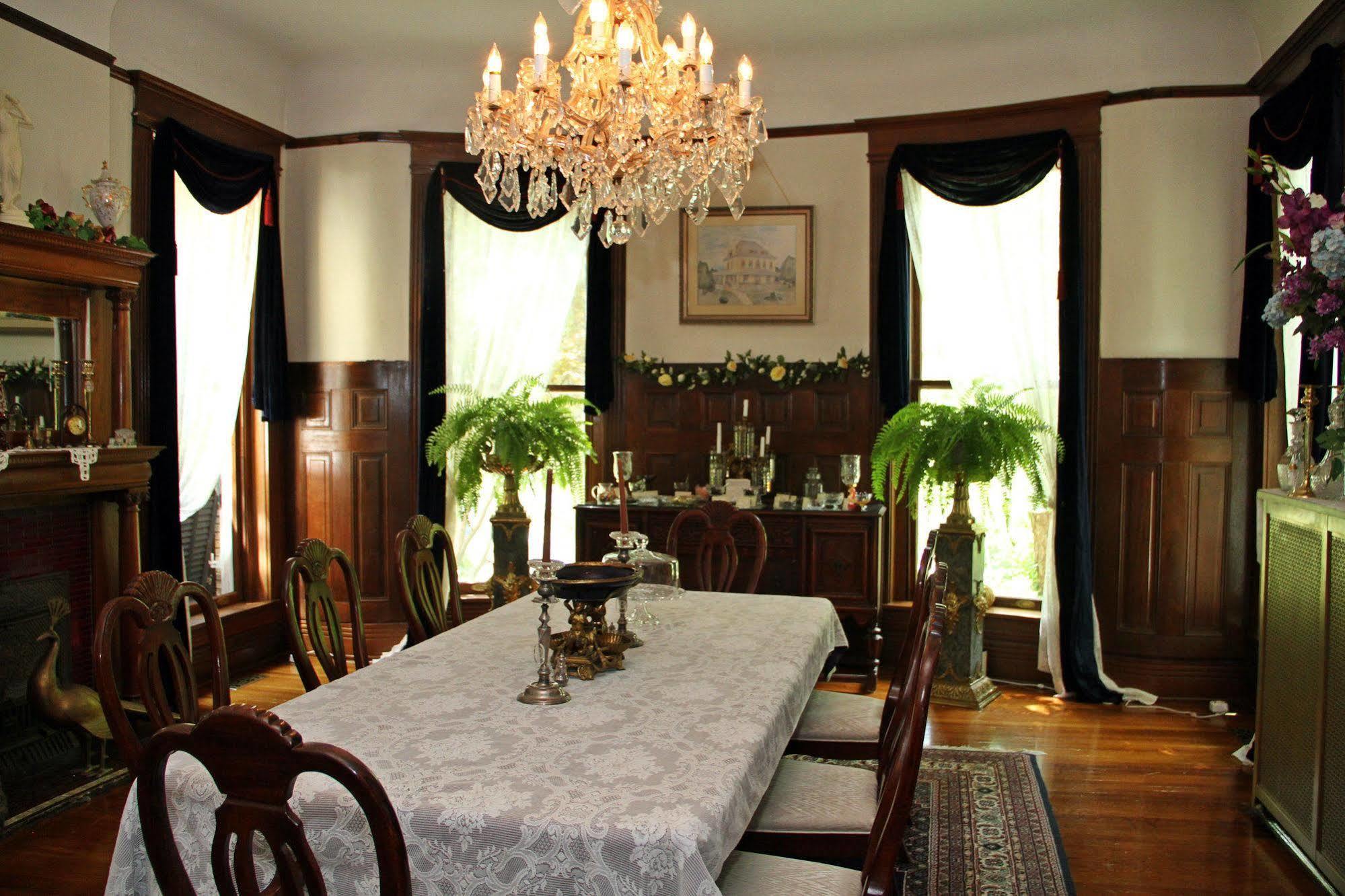 ألتون Beall Mansion An Elegant Bed & Breakfast Inn المظهر الخارجي الصورة